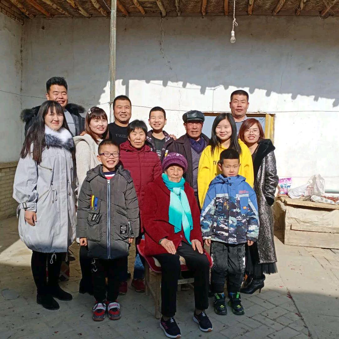 五星钻豹北关店，负责人毛辉