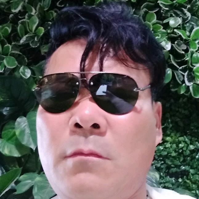 草原雄鹰