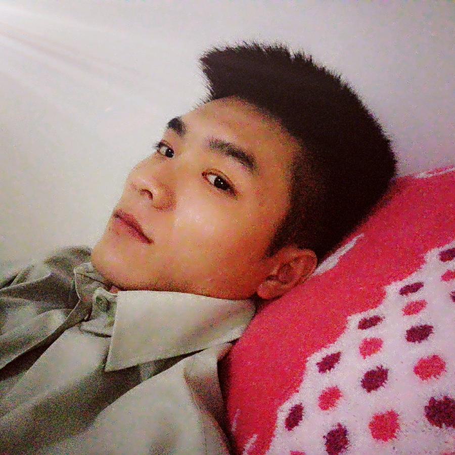 ▁倔强こ男孩う