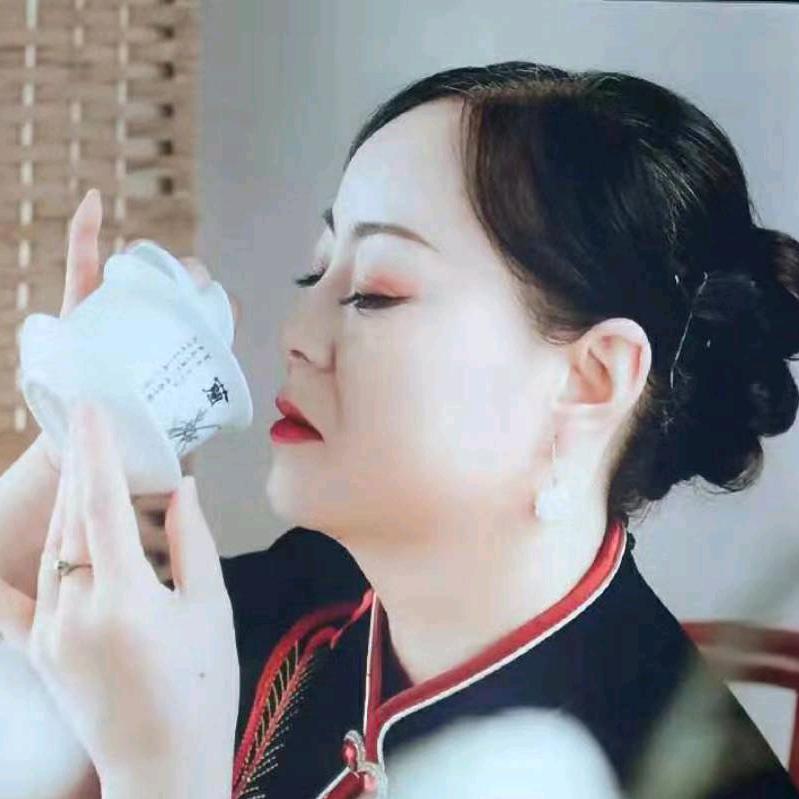 @米东区宏丽汽车装饰装潢，定做车座套