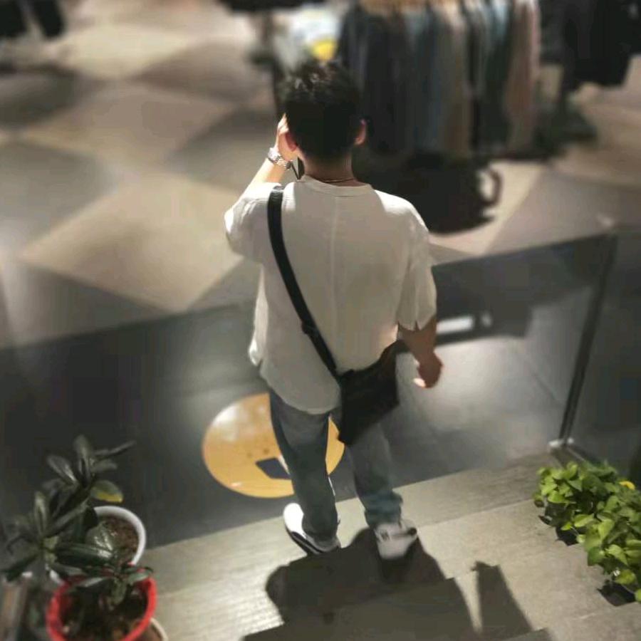 隐姓埋名