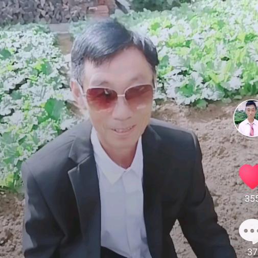 曾庆功一个幸福的家