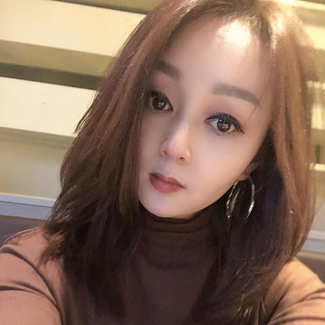🦋 安娜 🦋