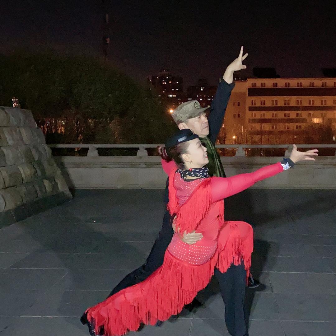 丽丽