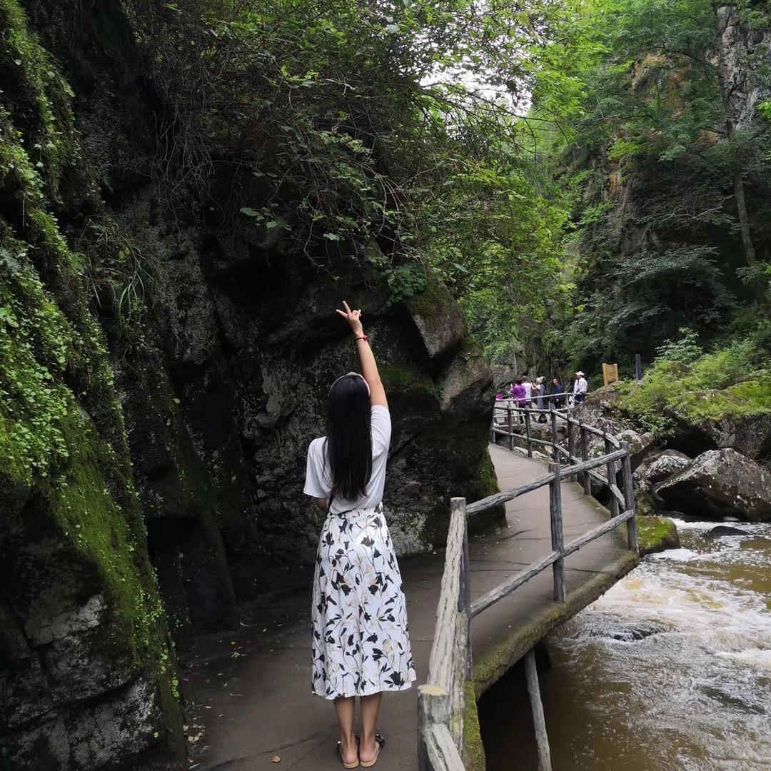 Hello我是萌萌吖