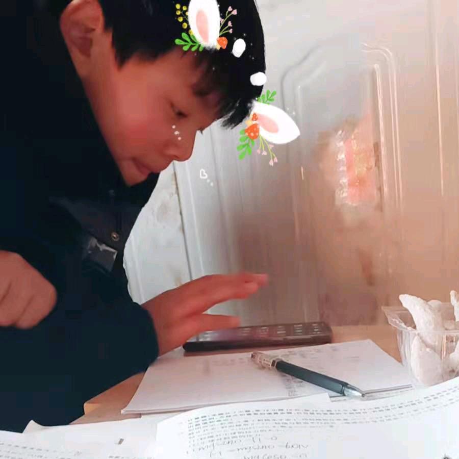 我是一个流浪的云彩,跟着风走