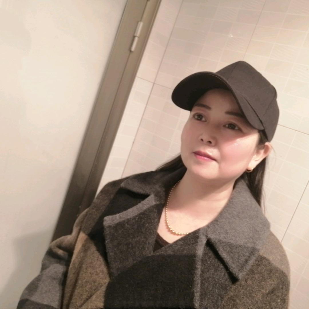 揽月. ☾