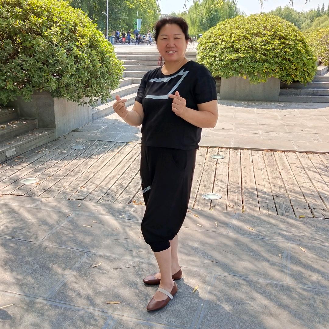 魏彩霞