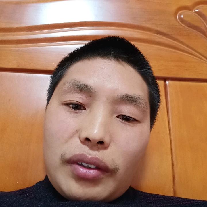 覃空万里，进哥