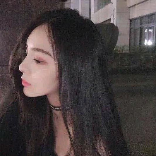 一只傻傻的🐷
