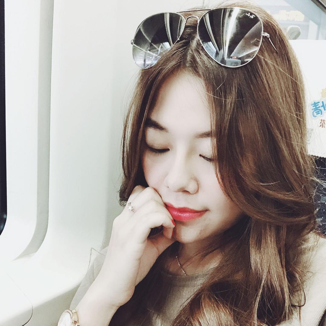 桂港美食老板娘
