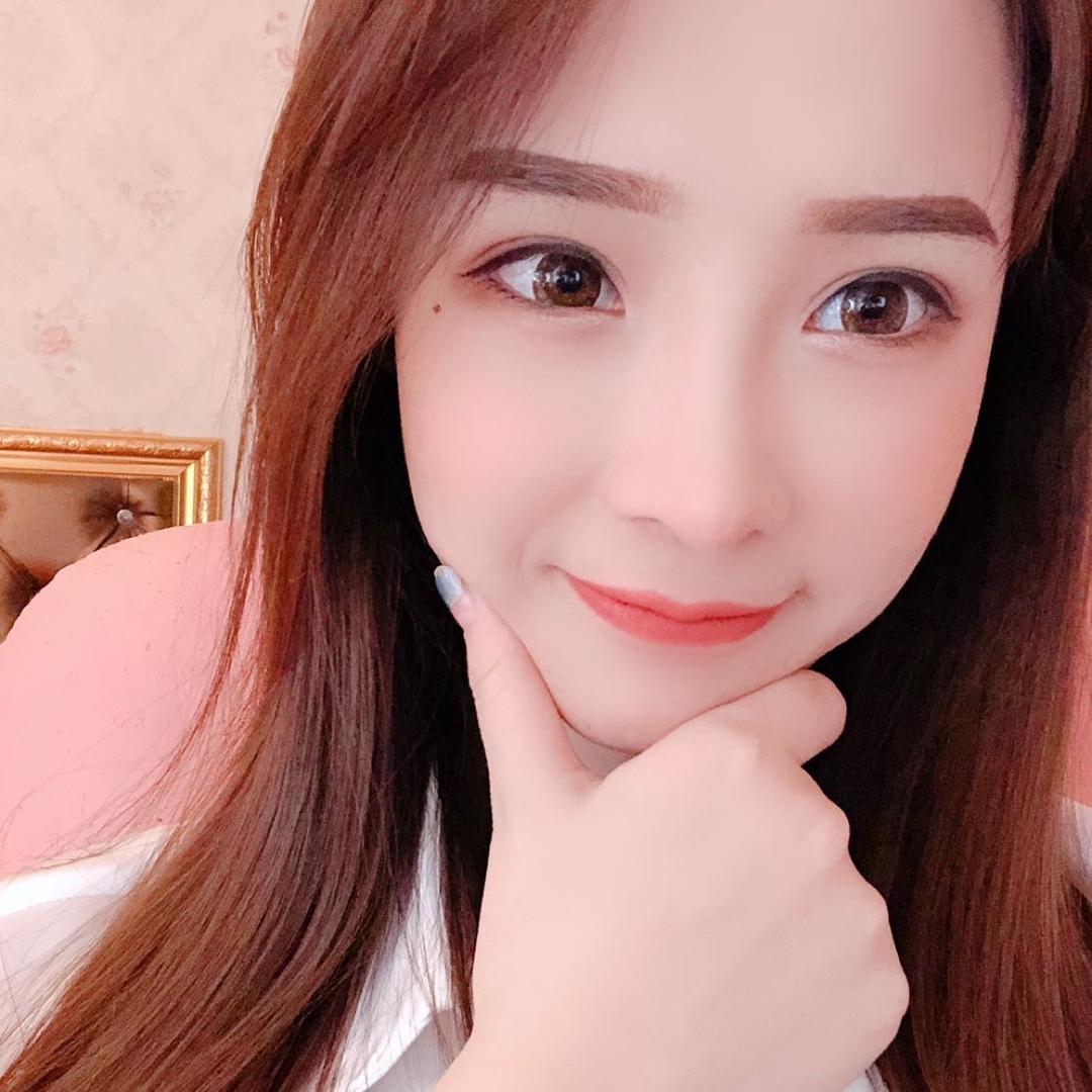 张不美其实很美