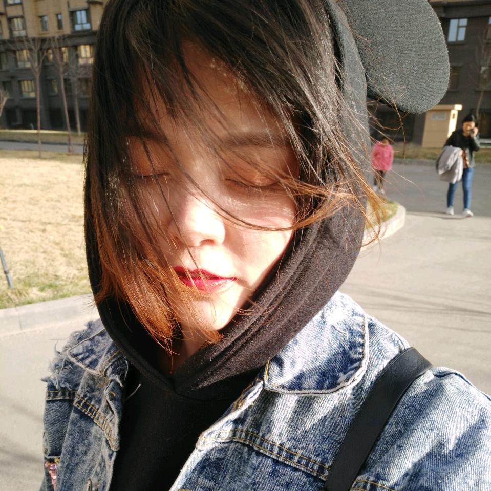 看向远方的向日葵🌻