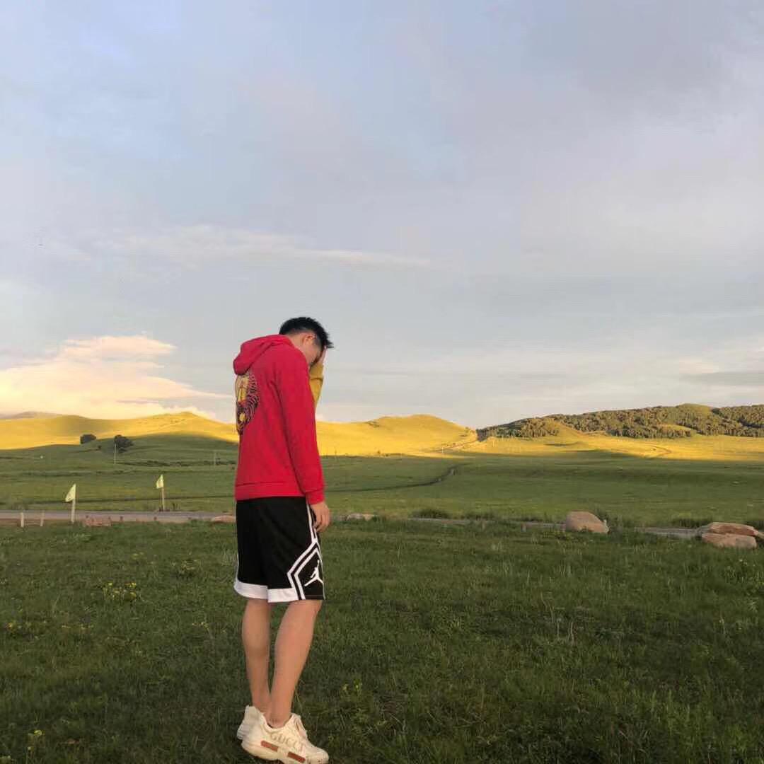 低調冷泡🌚🙈🏀