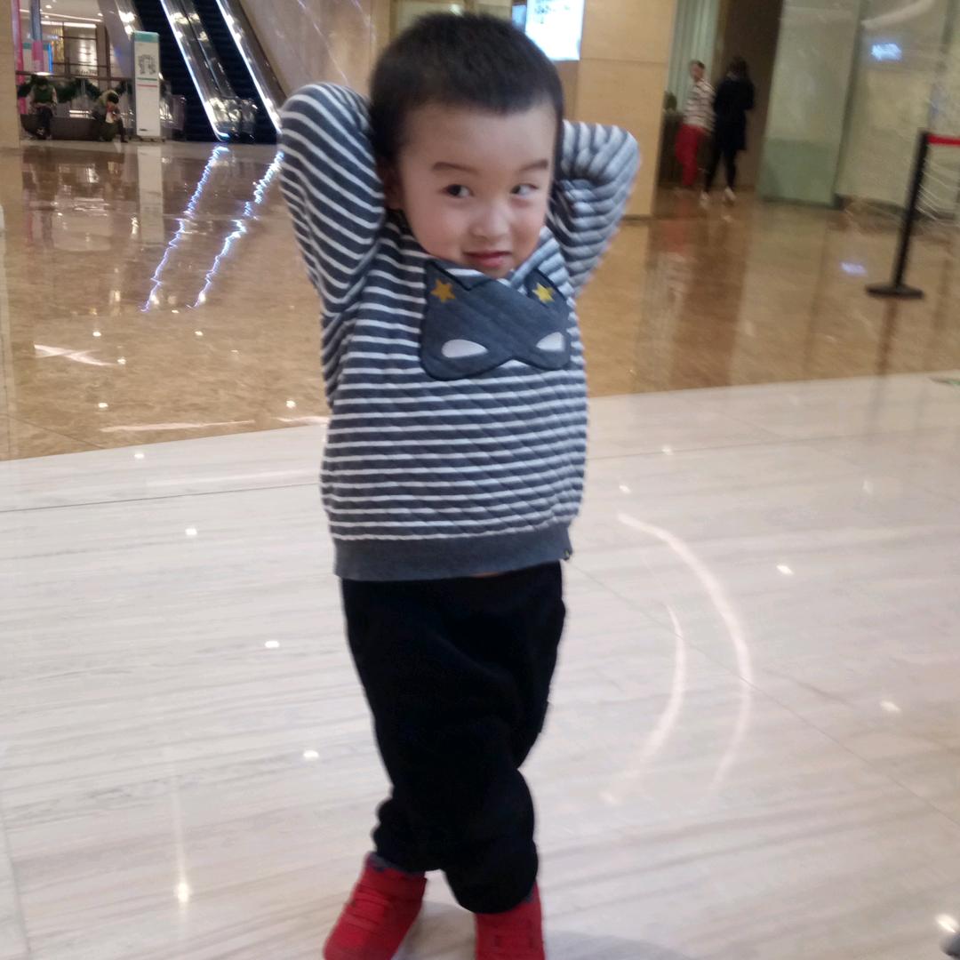 李洪英