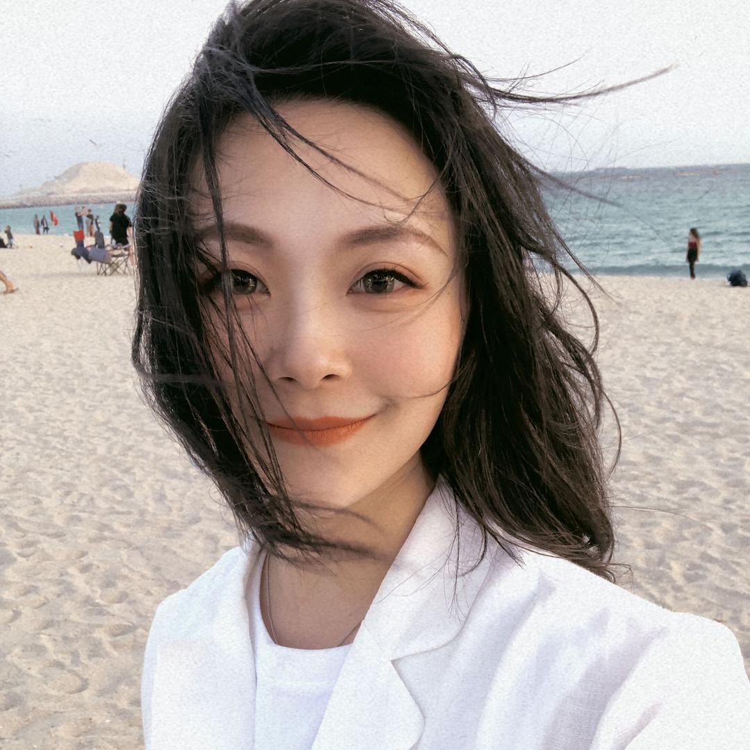 颜小言