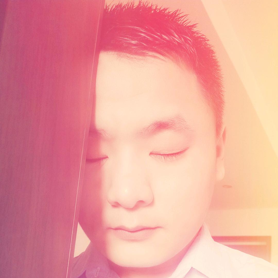 单眼皮的胖纸