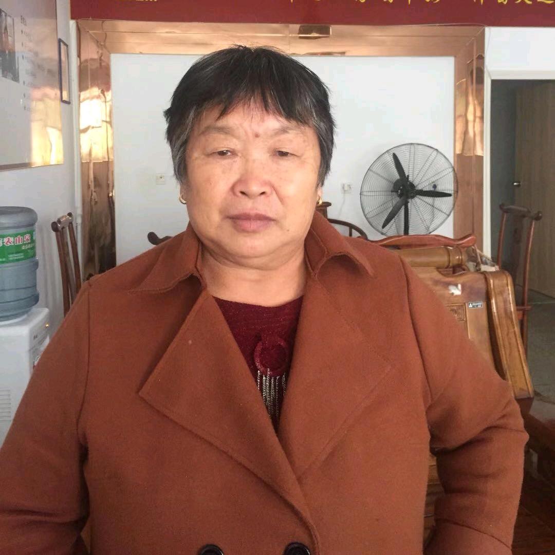 屏幕前的丁美红