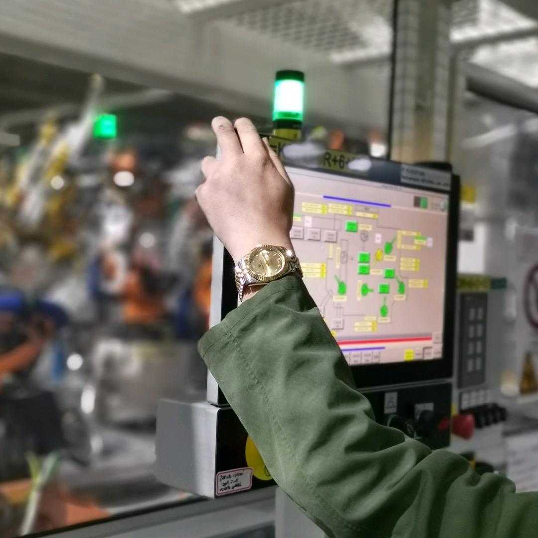 楞头呆脑小青年