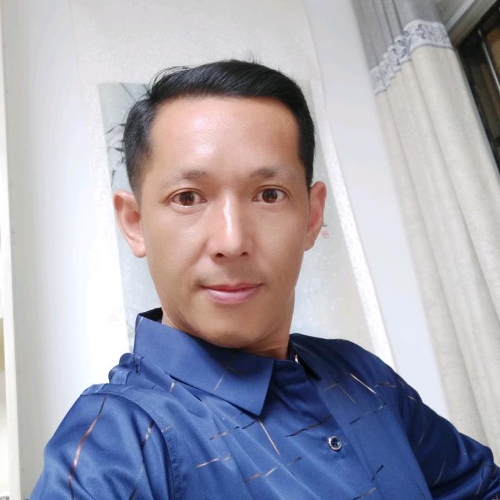 潜山八财管杨华亮