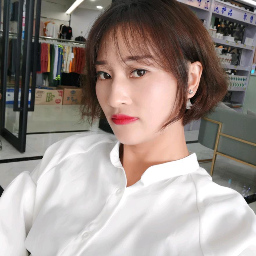 首席设计师静静