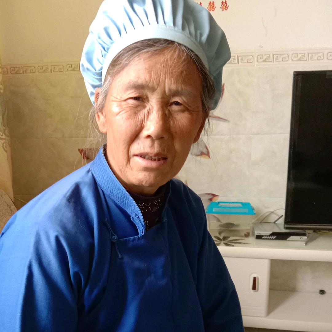 开心的老妈妈！