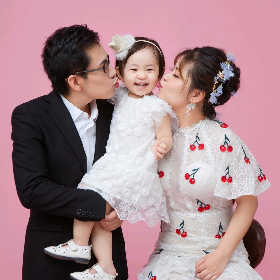 小妞利利