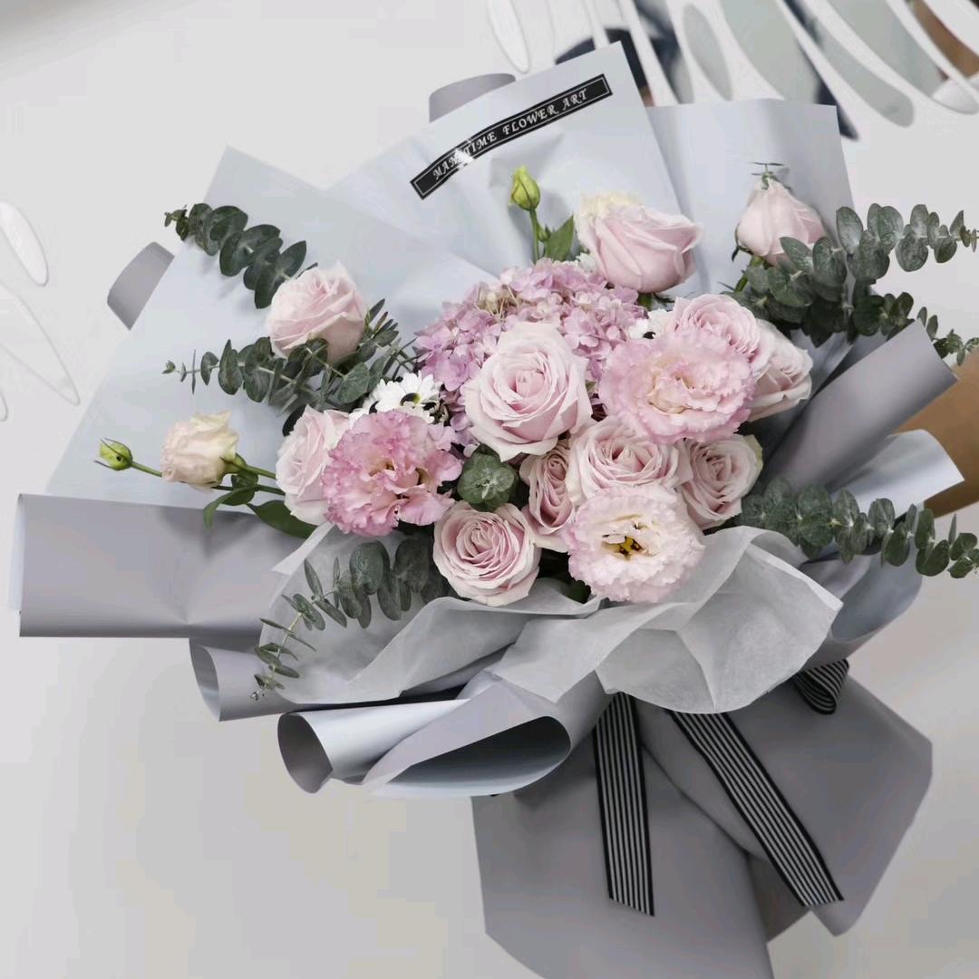 玫瑰园这有花