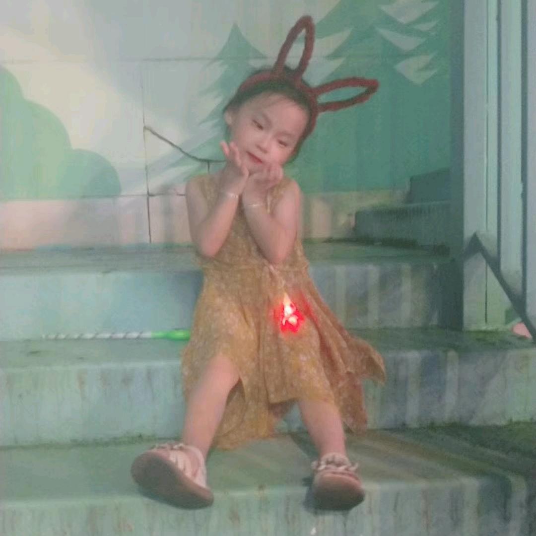 昕妍。