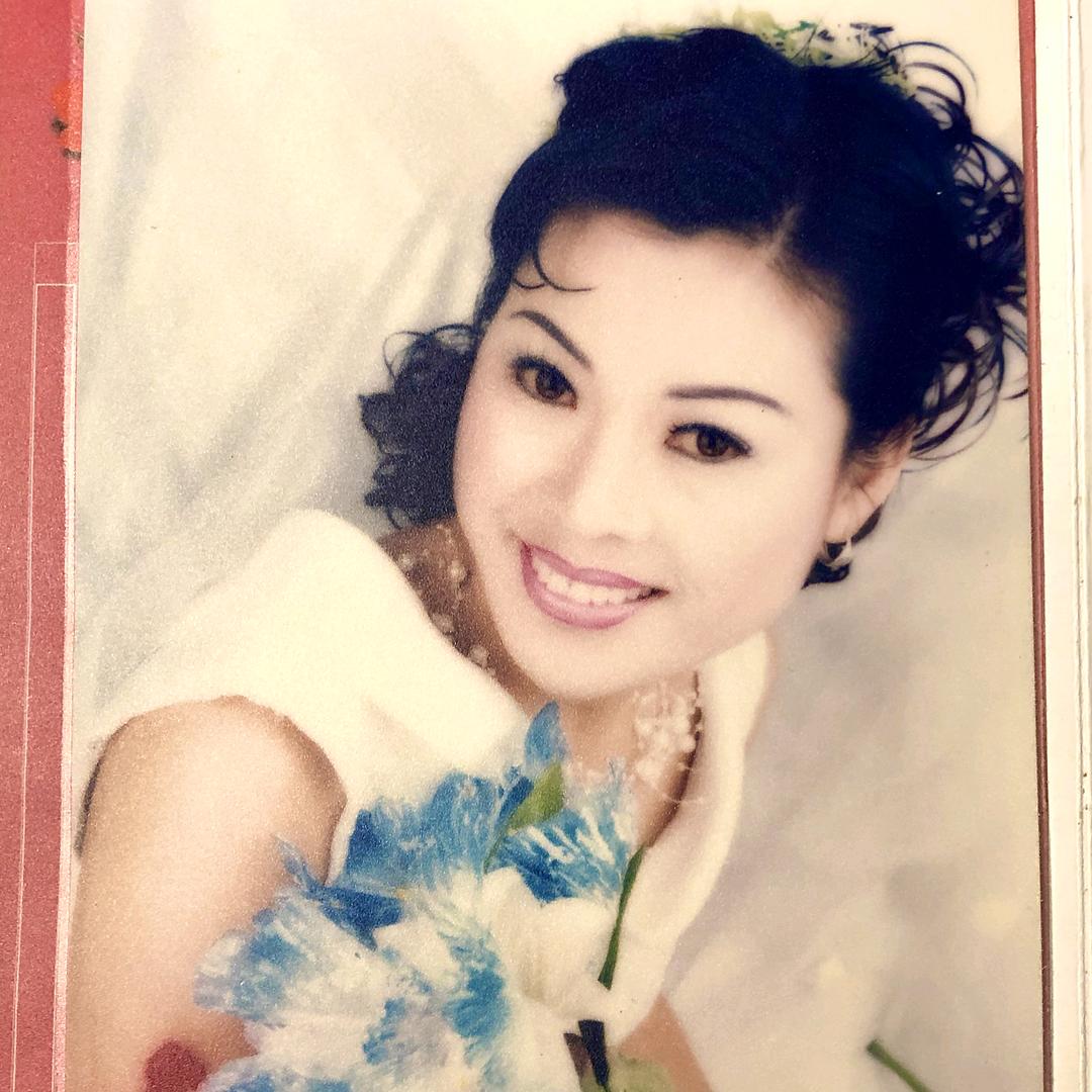 何莉莉