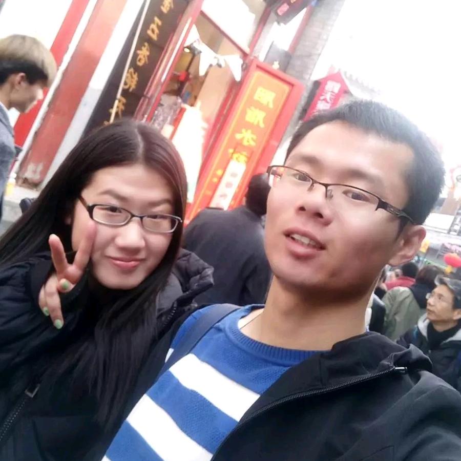 我有两件皮夹克