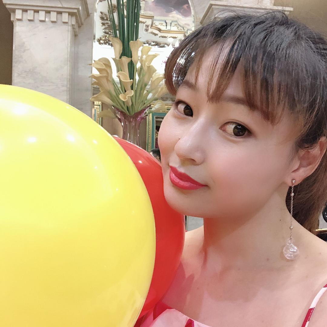 裙摆下的俘虏
