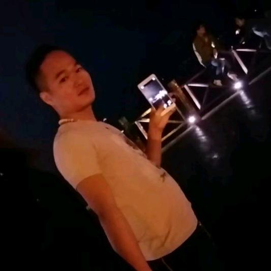 @  華   仔