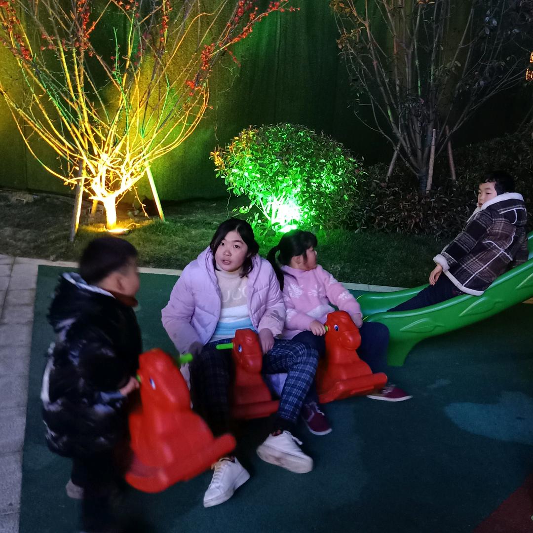 尹丽芳