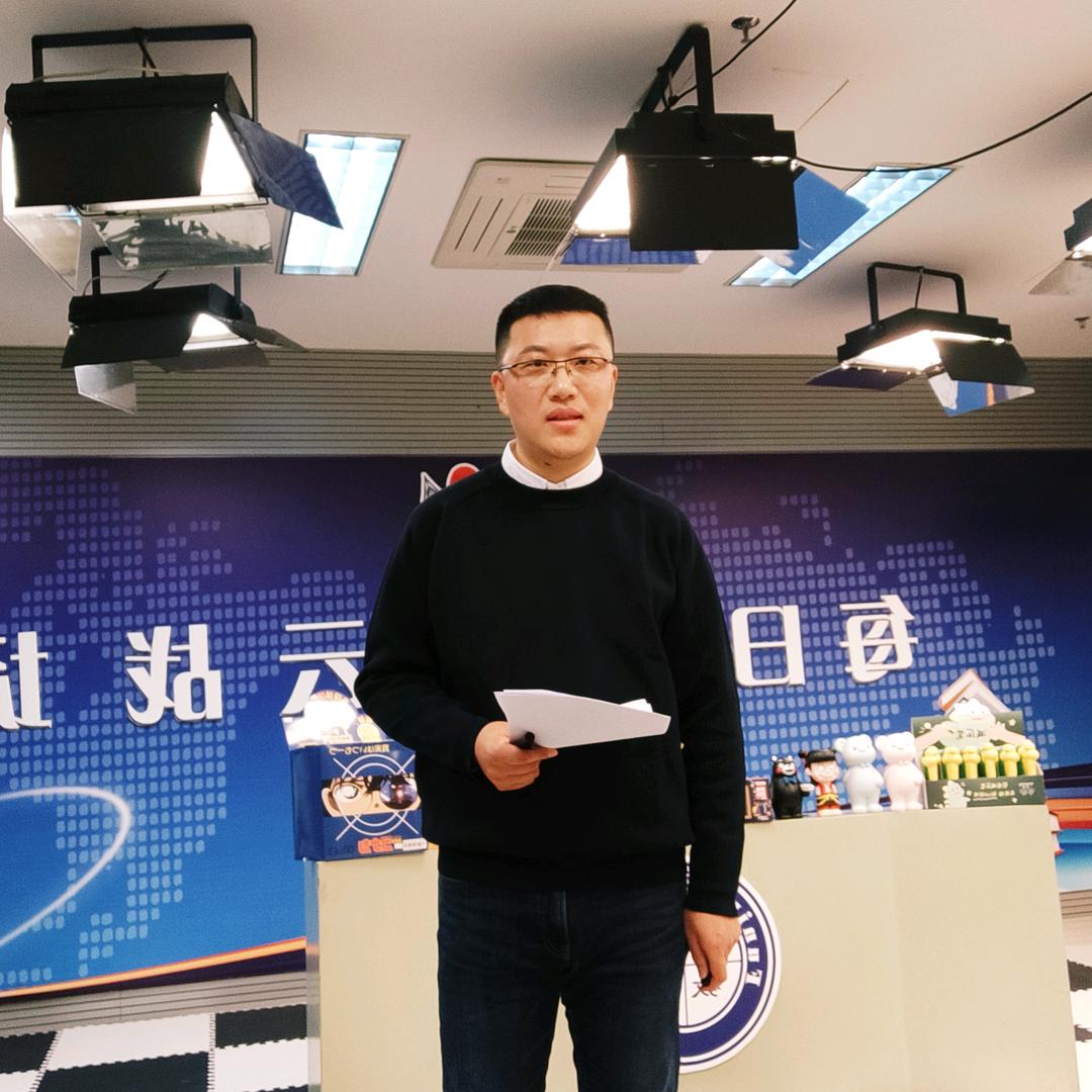 一个做主持人的老师