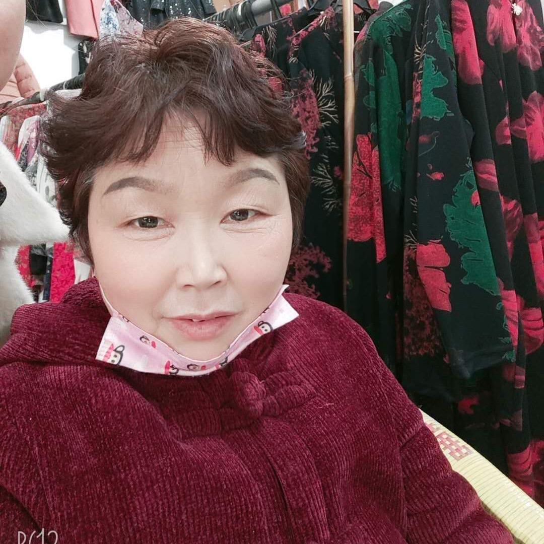 金牌夫人服装店
