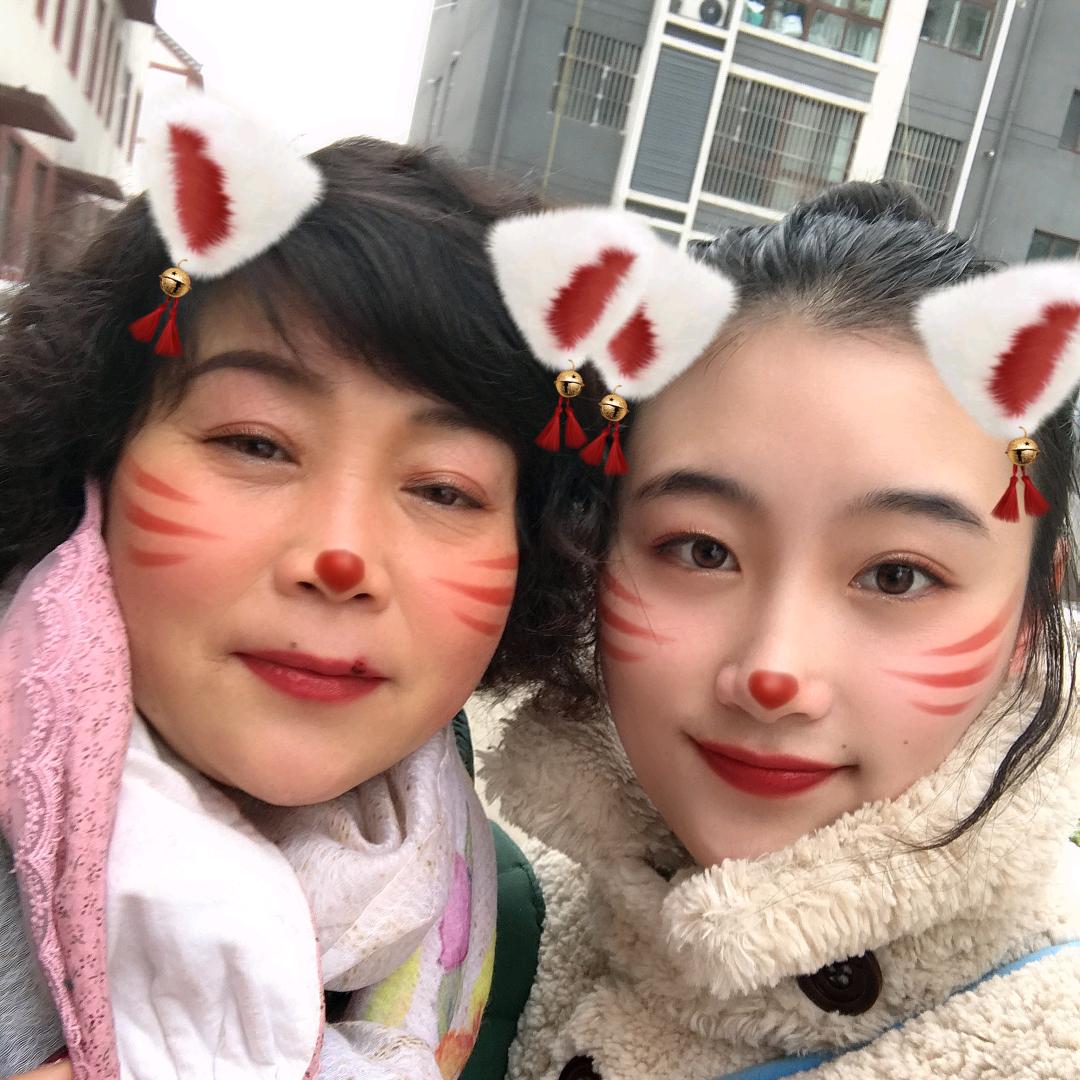 八月亮