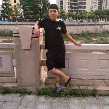 天空了无痕迹