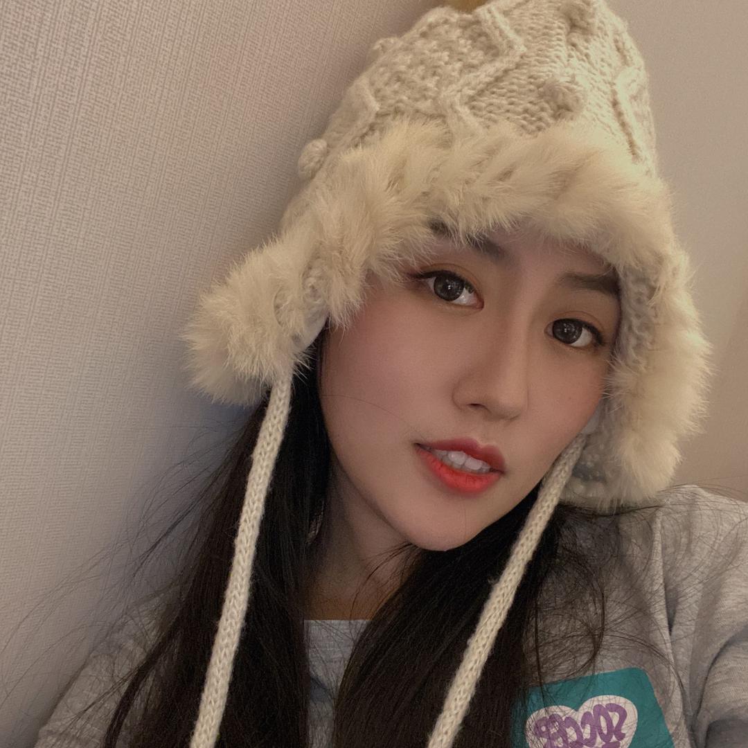 草莓味的歪嘴儿_