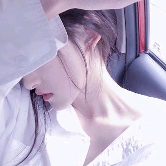 是莉莉吖ᝰ