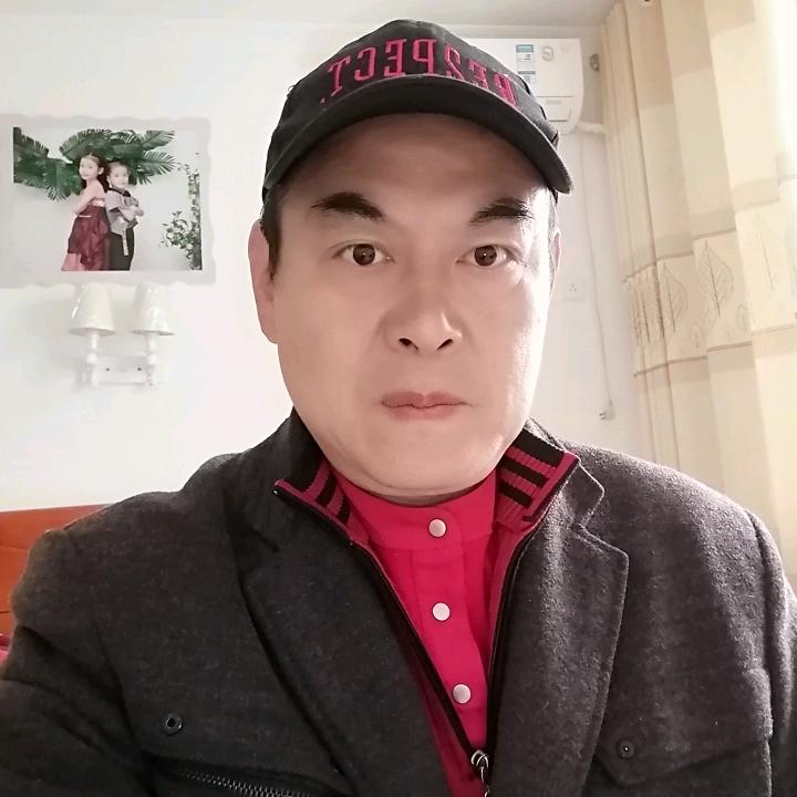 小伙子何