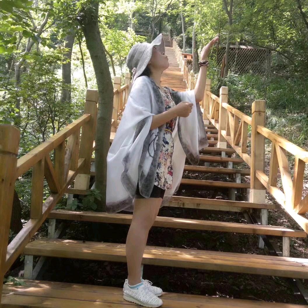 龚莲