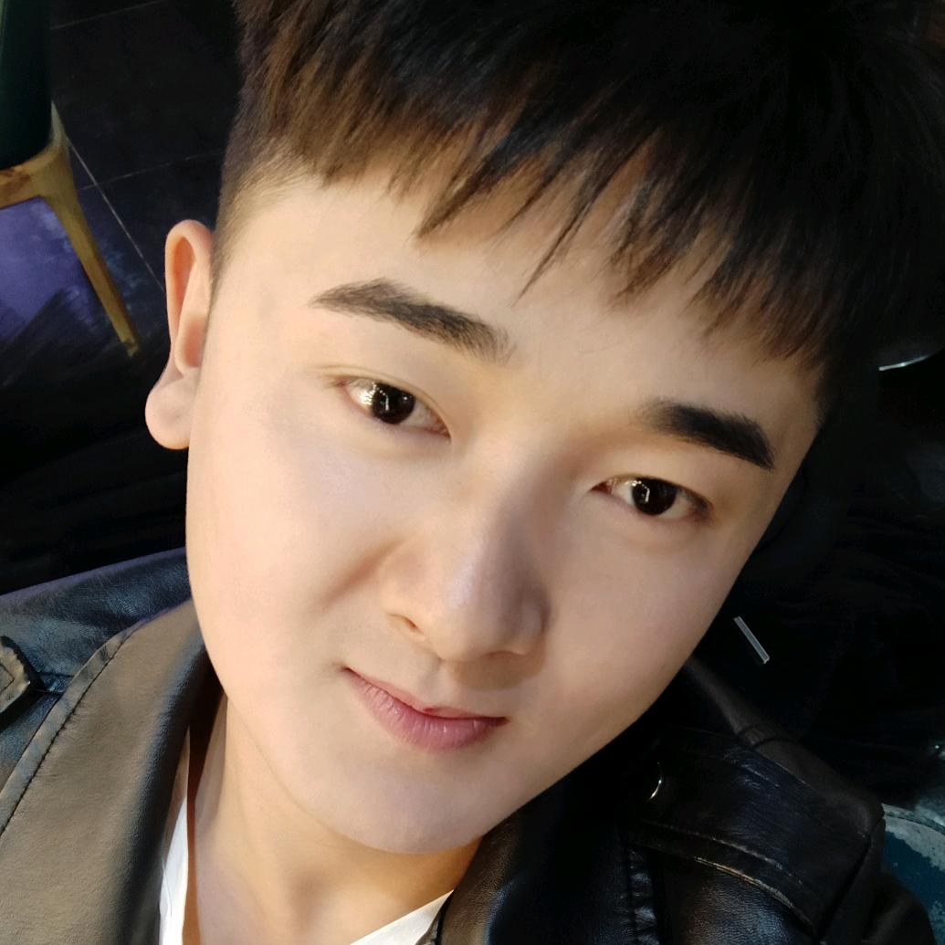 沈 小  白