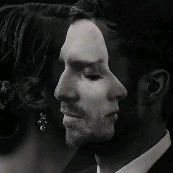 且笑风尘不敢造次