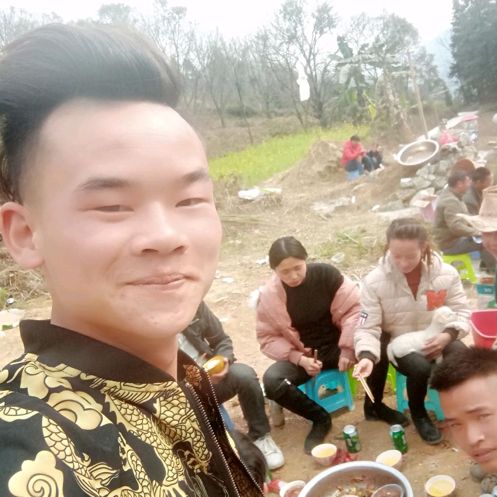 望谟网红韦主任