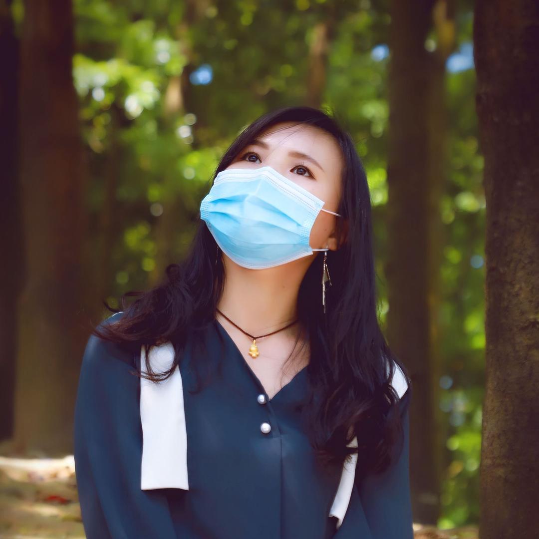 李洪英