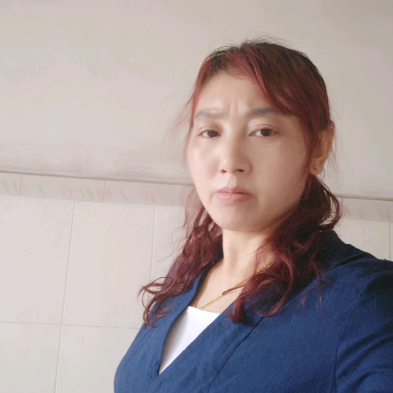 蓝天白云。