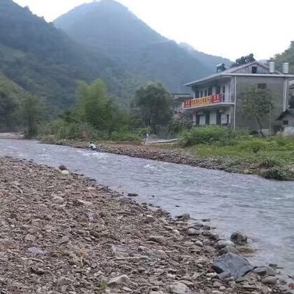 泾县月亮湾爱明土菜馆