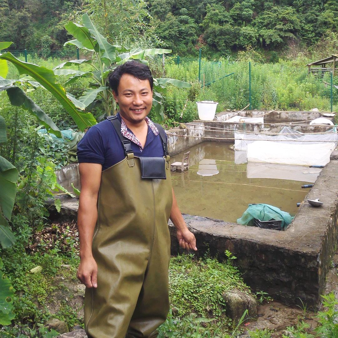 悠悠然，小花鱼繁育基地