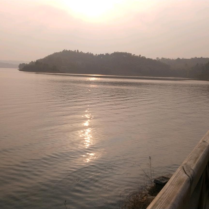 自信 自爱 自立